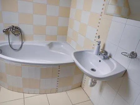 尤特奥多拉酒店